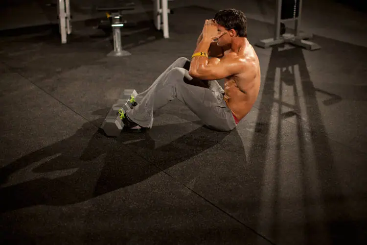 3/4 Sit-Up — posisi akhir