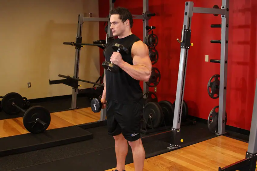 Alternate Hammer Curl — posisi akhir