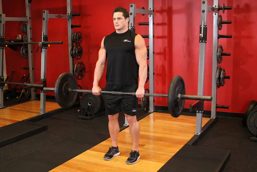 Barbell Deadlift — posisi akhir