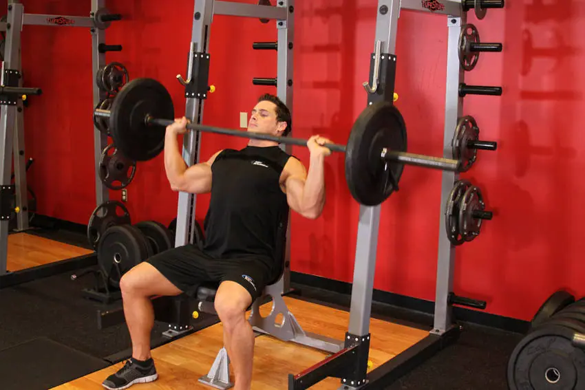 Barbell Shoulder Press — posisi akhir