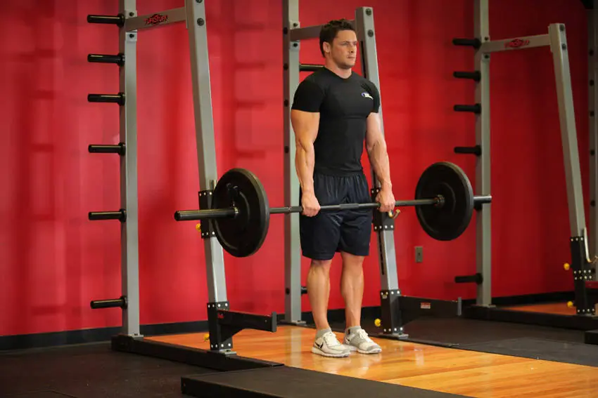 Barbell Shrug — posisi awal