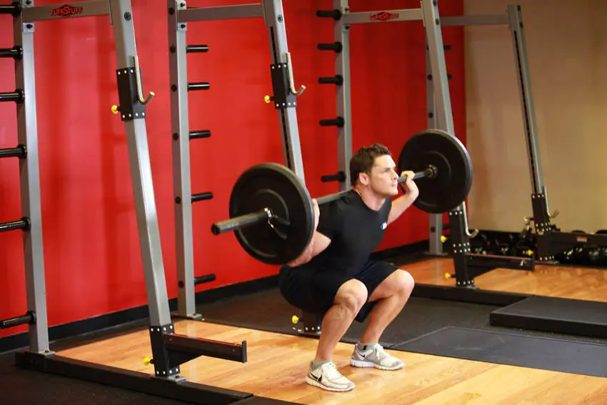 Barbell Squat — posisi akhir