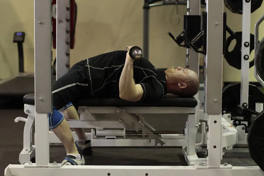 Bench Press - Powerlifting — posisi akhir