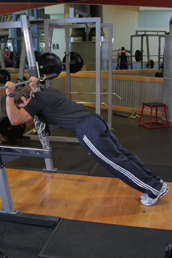 Body Tricep Press — posisi akhir
