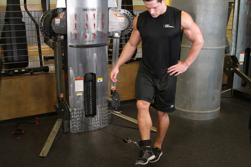 Cable Hip Adduction — posisi akhir
