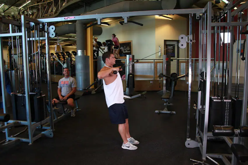 Cable Rope Rear-Delt Rows — posisi akhir