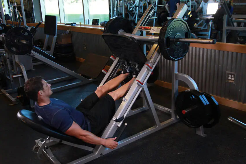 Calf Press On The Leg Press Machine — posisi awal