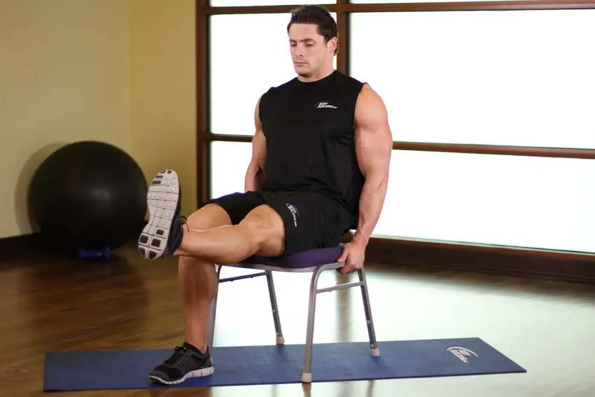 Chair Leg Extended Stretch — posisi akhir