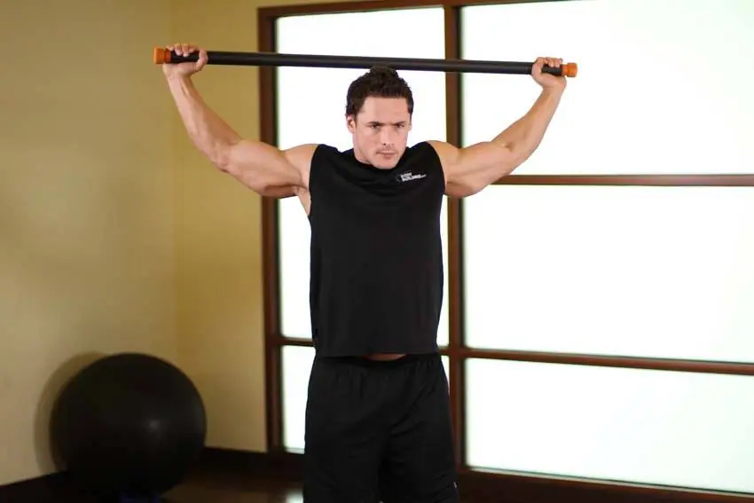 Chest And Front Of Shoulder Stretch — posisi akhir