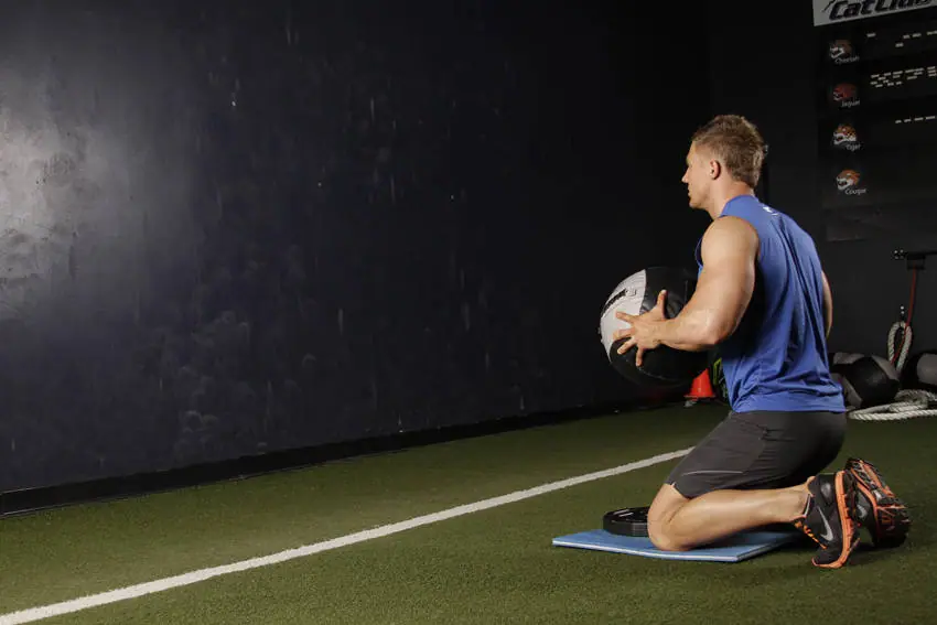Chest Push (multiple response) — posisi awal