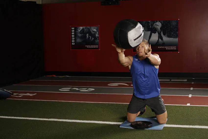 Chest Push (single response) — posisi akhir