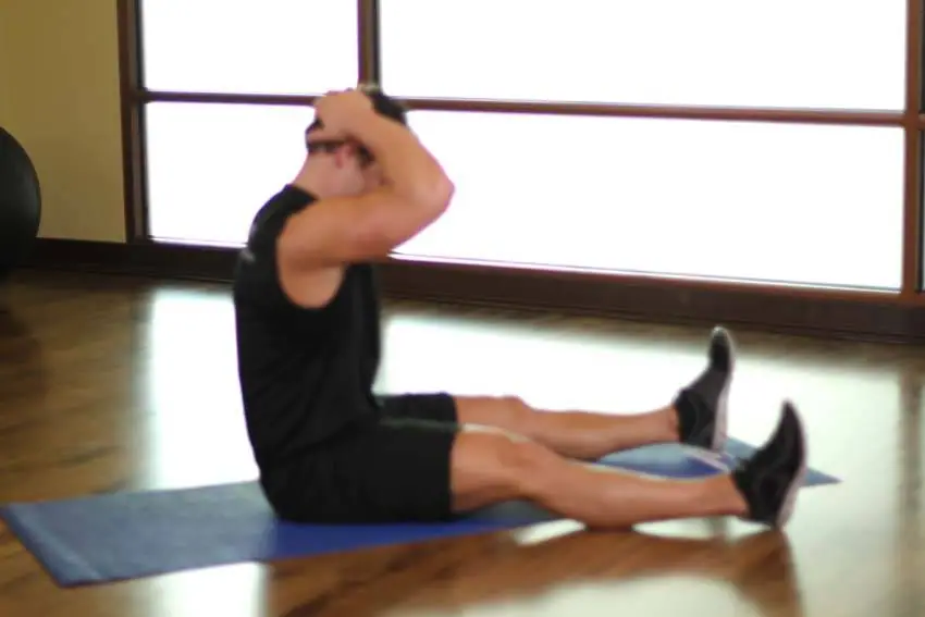 Chin To Chest Stretch — posisi awal