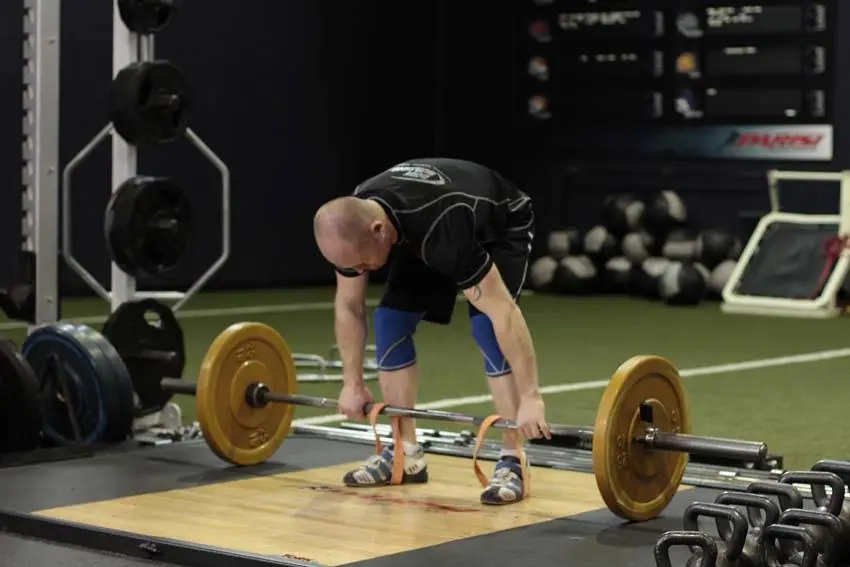 Deadlift with Bands — posisi awal