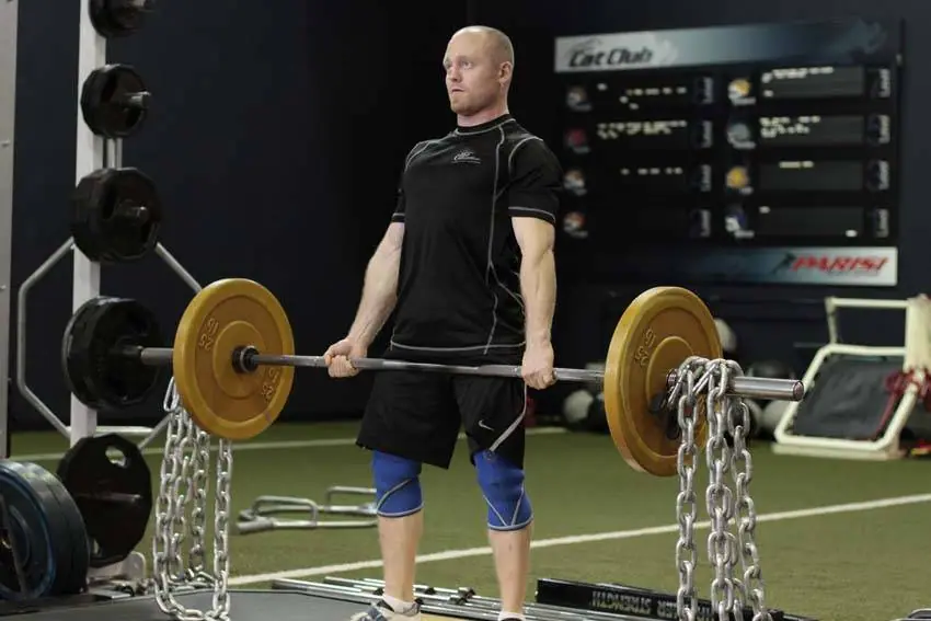 Deadlift with Chains — posisi akhir