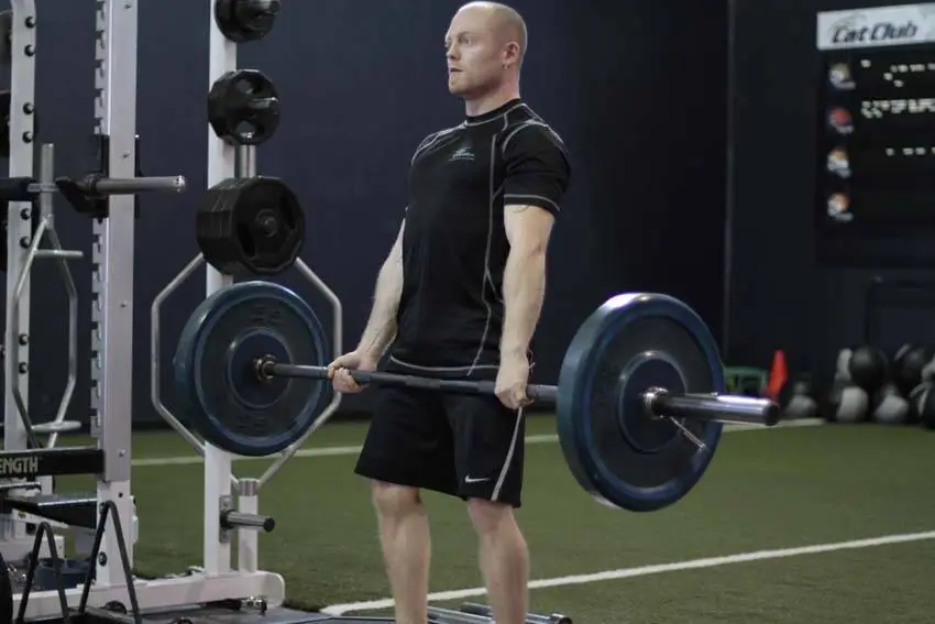 Deficit Deadlift — posisi akhir