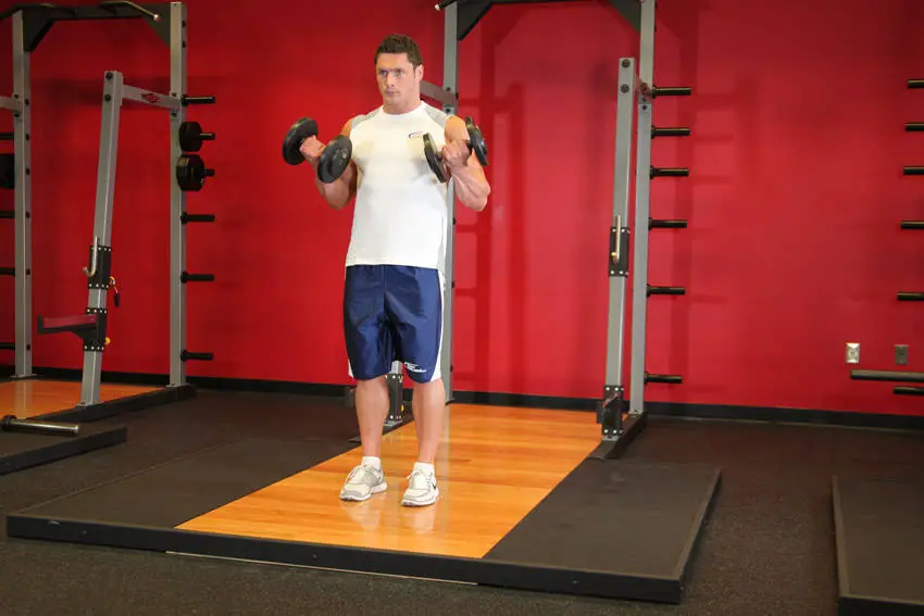 Dumbbell Bicep Curl — posisi akhir