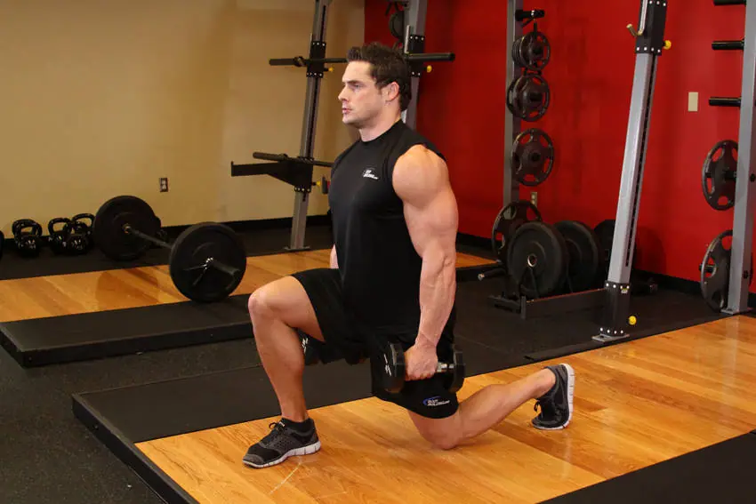 Dumbbell Lunges — posisi akhir