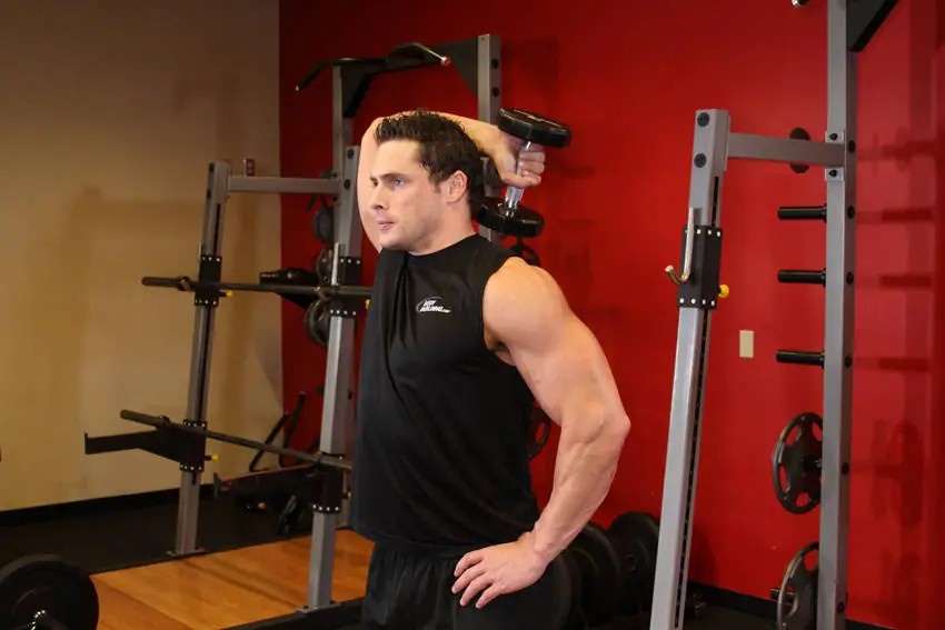 Dumbbell One-Arm Triceps Extension — posisi awal