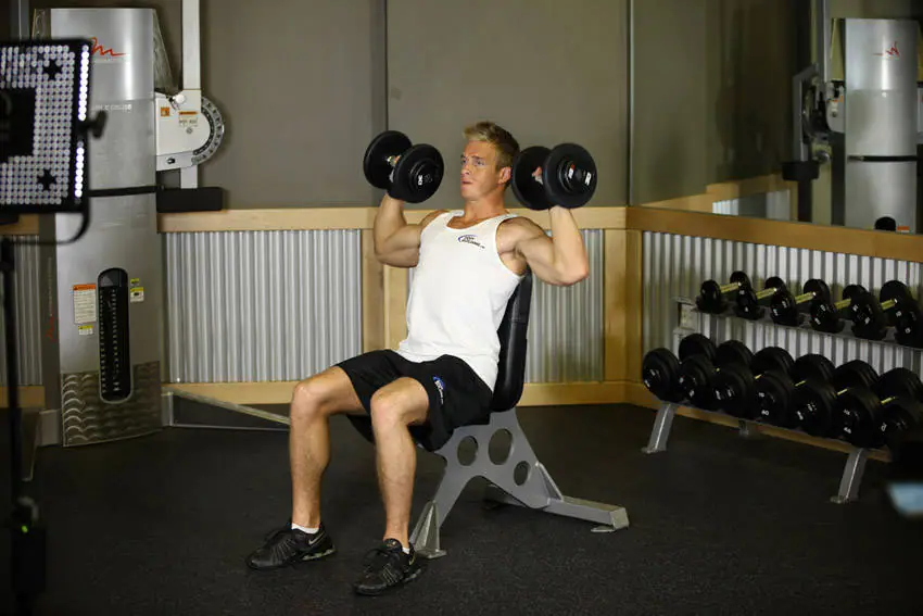 Dumbbell Shoulder Press — posisi awal