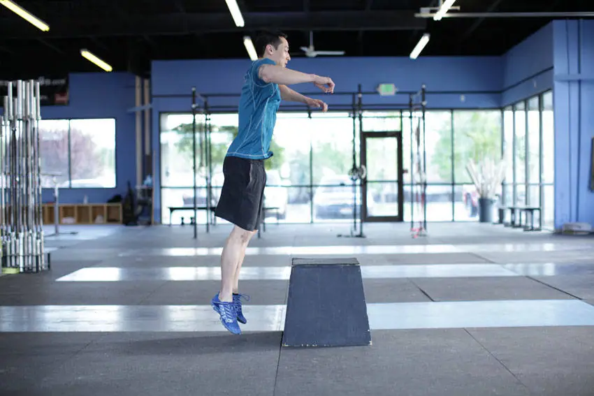 Front Box Jump — posisi akhir
