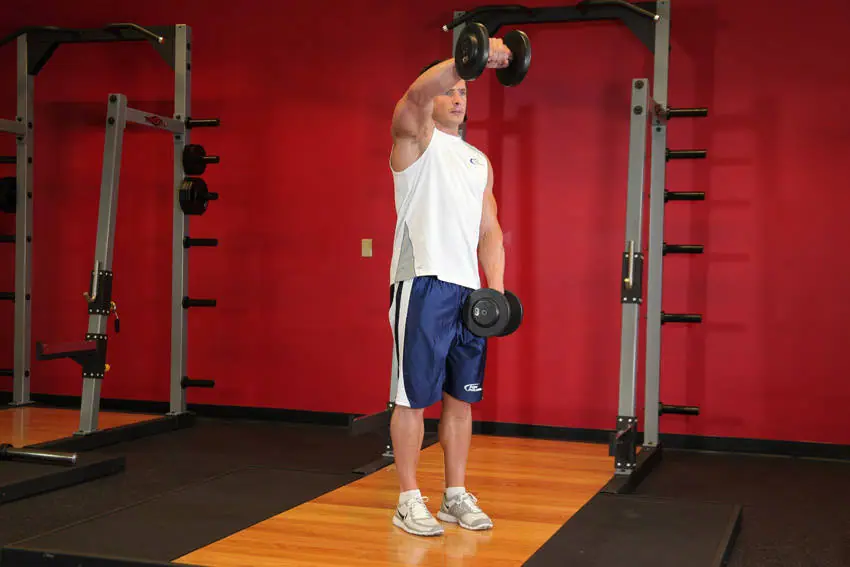 Front Dumbbell Raise — posisi akhir