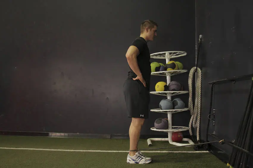 Hip Extension with Bands — posisi awal