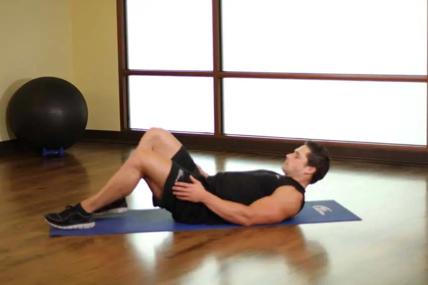Hug Knees To Chest — posisi awal