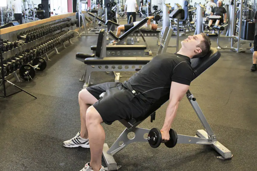 Incline Hammer Curls — posisi awal