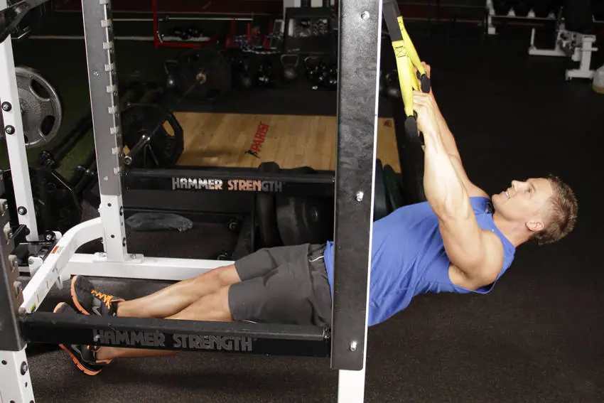 Inverted Row with Straps — posisi awal
