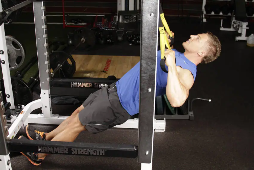 Inverted Row with Straps — posisi akhir