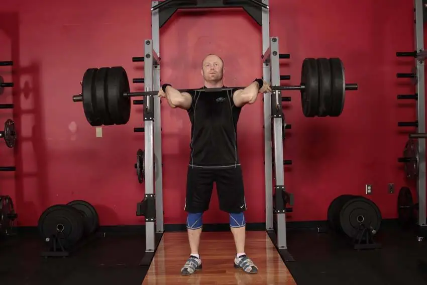 Jerk Dip Squat — posisi awal