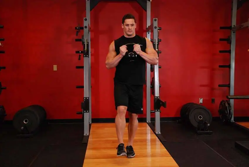 Kettlebell Pistol Squat — posisi awal