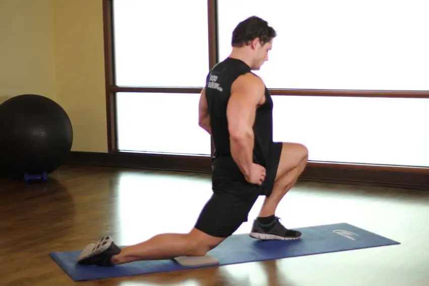 Kneeling Hip Flexor — posisi akhir