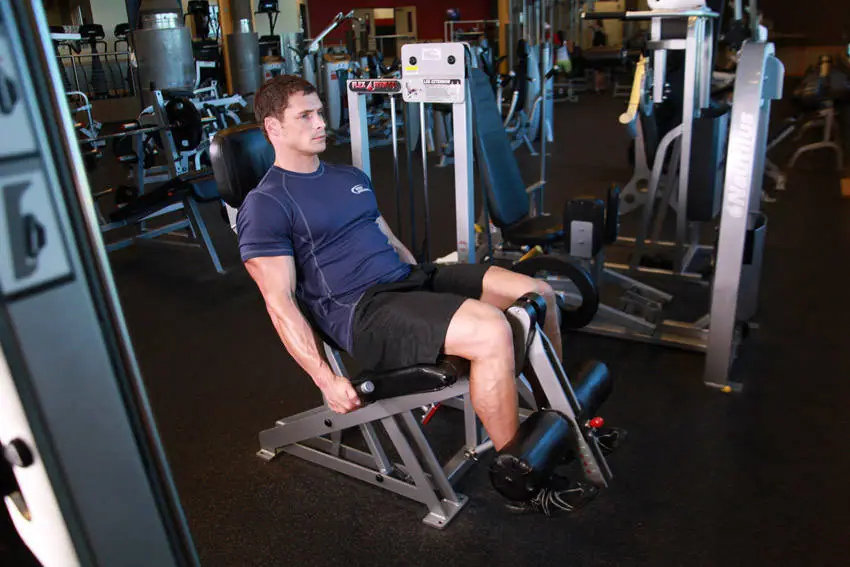 Leg Extensions — posisi awal