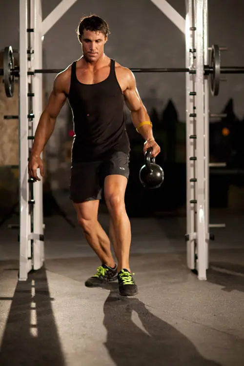 Lunge Pass Through — posisi awal