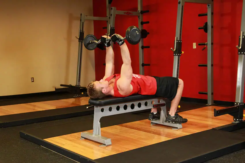 Lying Close-Grip Barbell Triceps Press To Chin — posisi awal