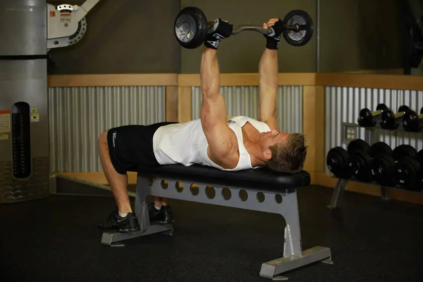 Lying Triceps Press — posisi awal