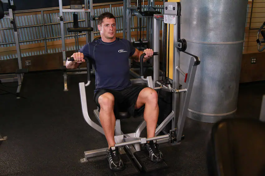 Machine Bench Press — posisi awal
