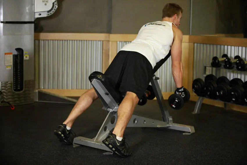 Middle Back Shrug — posisi awal