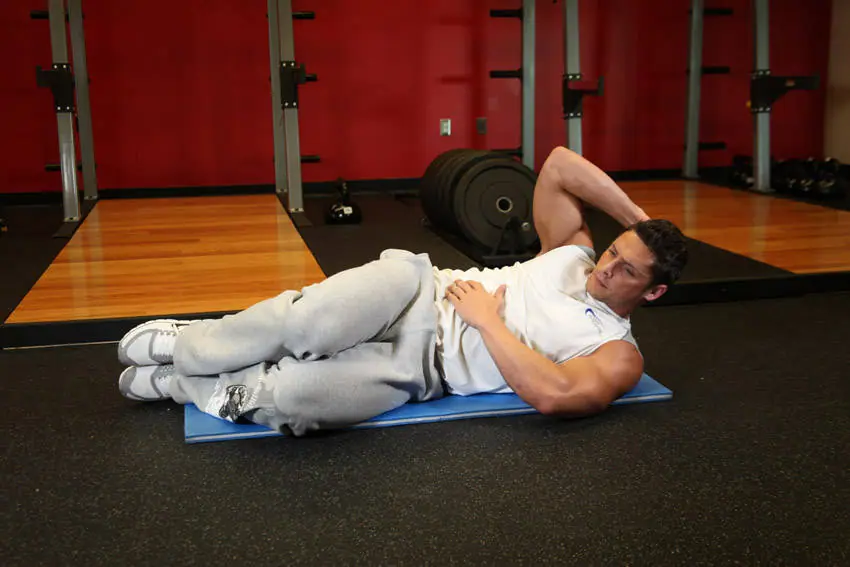 Oblique Crunches - On The Floor — posisi awal