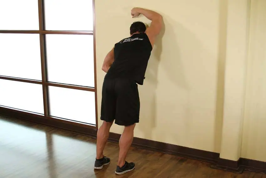 One Arm Against Wall — posisi awal