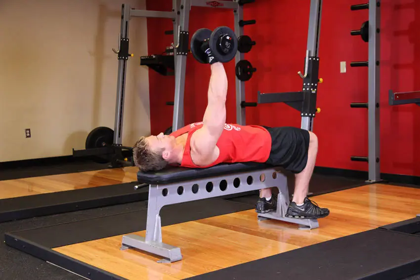 One Arm Dumbbell Bench Press — posisi akhir