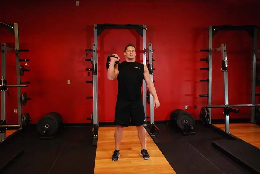 One-Arm Kettlebell Jerk — posisi awal