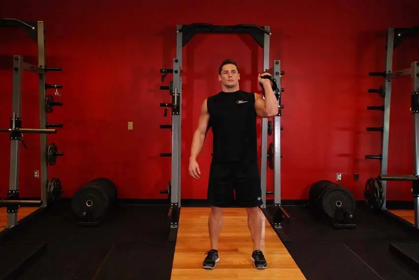 One-Arm Kettlebell Push Press — posisi awal