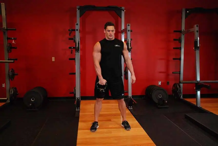 One-Arm Kettlebell Snatch — posisi awal