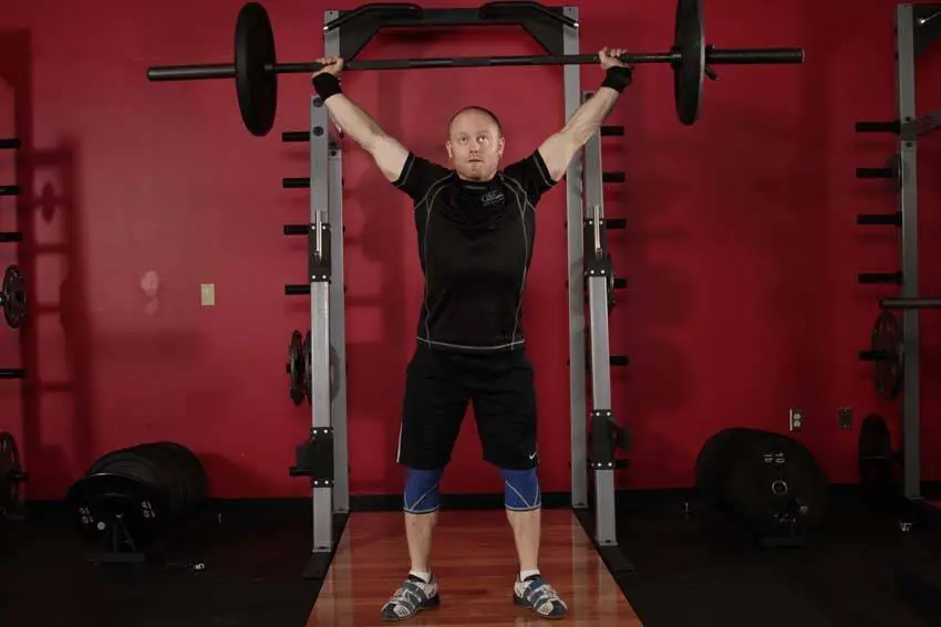 Overhead Squat — posisi awal