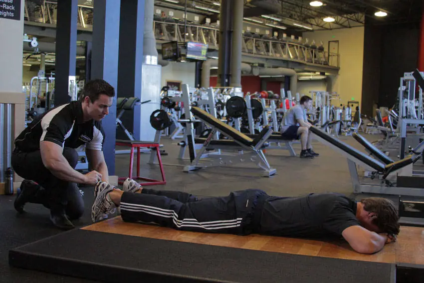 Prone Manual Hamstring — posisi awal