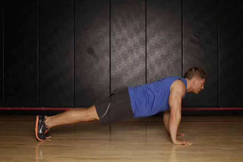 Push Up to Side Plank — posisi awal