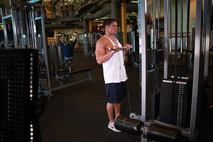 Reverse Cable Curl — posisi awal