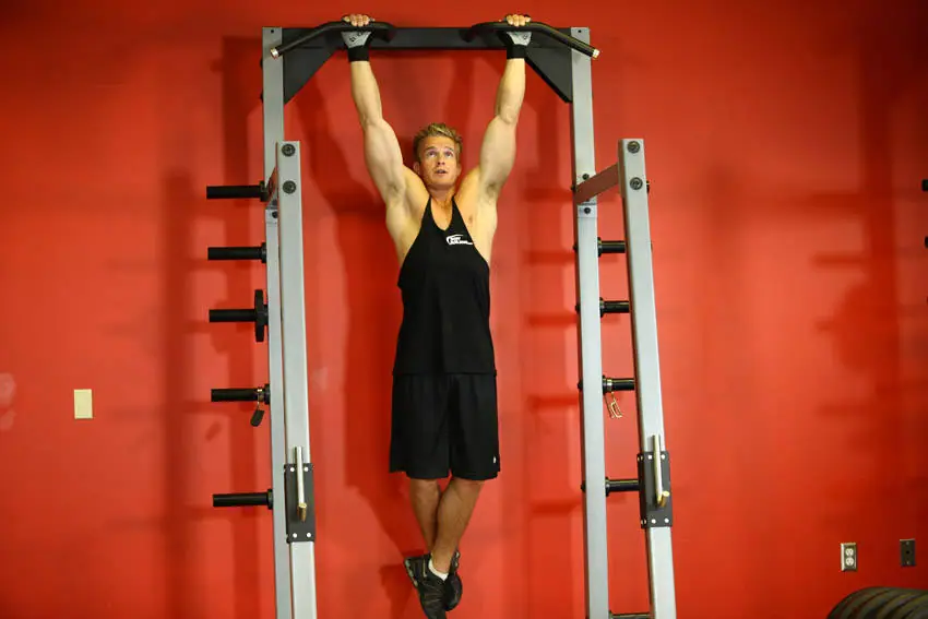 Rocky Pull-Ups/Pulldowns — posisi awal